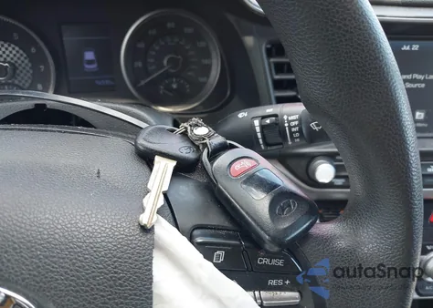 2020 Hyundai Elantra Sel from USA, damaged, VIN 5NPD84LF1LH613835